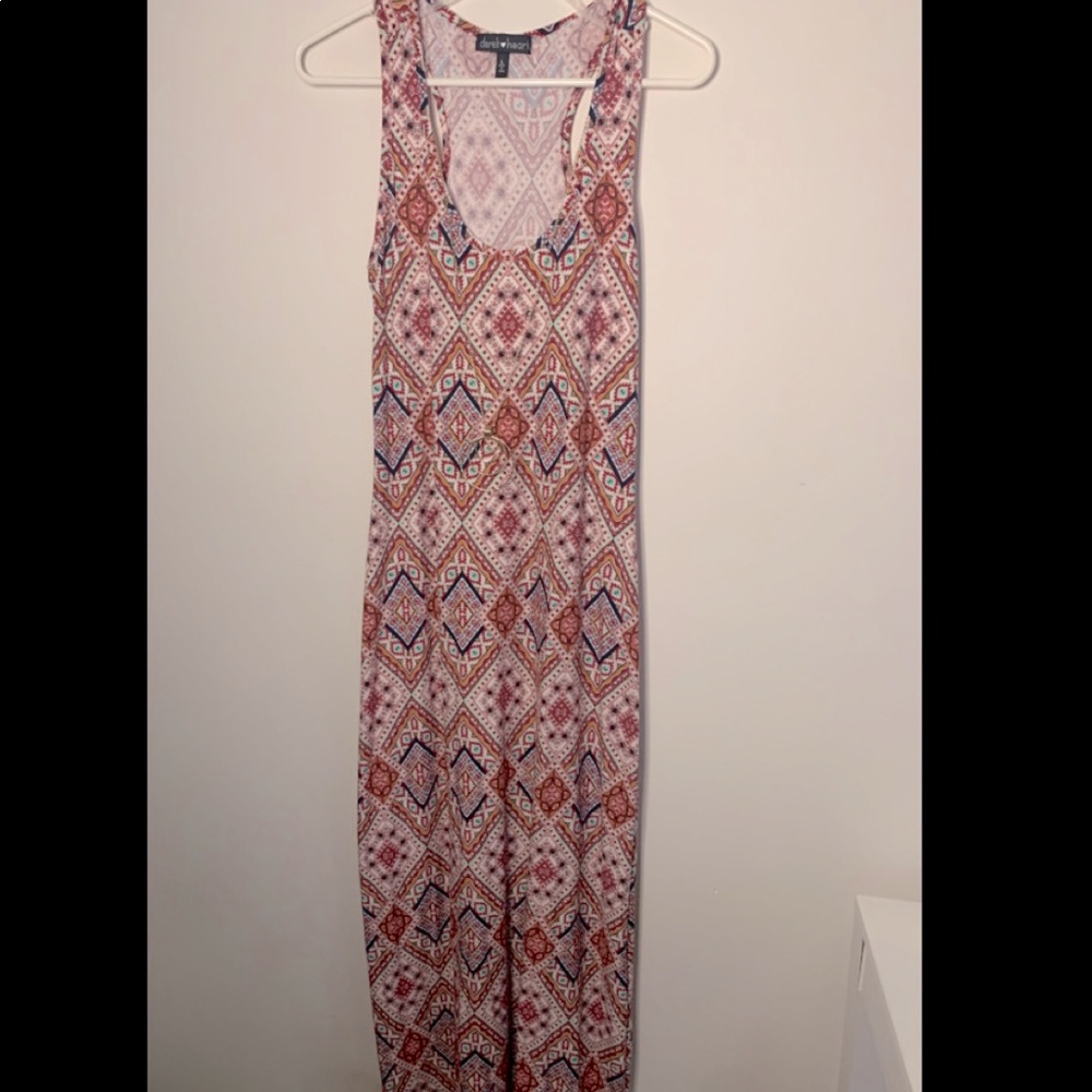 Maxi dress with necklace attachment